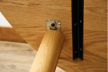 中古　短期展示美品　ヤクモ家具製作所　ラウンドテーブル(Type A)　オーク材　ナチュラルな風合いが優しい印象のダイニングテーブル　(R-066649)