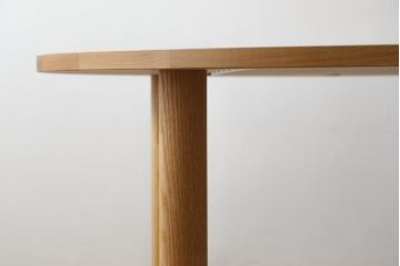 中古　短期展示美品　ヤクモ家具製作所　ラウンドテーブル(Type A)　オーク材　ナチュラルな風合いが優しい印象のダイニングテーブル(2人掛け、4人掛け、食卓、丸テーブル、店舗什器)(R-066650)