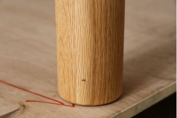 中古　短期展示美品　ヤクモ家具製作所　ラウンドテーブル(Type A)　オーク材　ナチュラルな風合いが優しい印象のダイニングテーブル(2人掛け、4人掛け、食卓、丸テーブル、店舗什器)(R-066650)