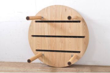 中古　短期展示美品　ヤクモ家具製作所　ラウンドテーブル(Type A)　オーク材　ナチュラルな風合いが優しい印象のダイニングテーブル(2人掛け、4人掛け、食卓、丸テーブル、店舗什器)(R-066651)