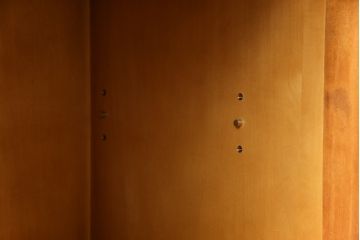 中古　横浜ダニエル(daniel)　アーリーアメリカン　A-205　クラシカルな佇まいが目を引くサイドボード(サイドキャビネット、リビングボード、収納棚、戸棚)(定価約70万円)(R-066652)