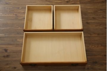 中古　横浜ダニエル(daniel)　アーリーアメリカン　A-205　クラシカルな佇まいが目を引くサイドボード(サイドキャビネット、リビングボード、収納棚、戸棚)(定価約70万円)(R-066652)
