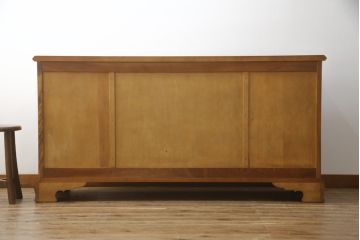 中古　横浜ダニエル(daniel)　アーリーアメリカン　A-205　クラシカルな佇まいが目を引くサイドボード(サイドキャビネット、リビングボード、収納棚、戸棚)(定価約70万円)(R-066652)