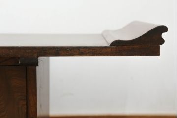 和製アンティーク　筆返し付き　総欅(ケヤキ)材　和の趣ある佇まいが魅力的な文机(ローテーブル、座机、ワークデスク、在宅用、在宅ワーク用、ローボード、テレビ台、テレビボード、花台、飾り台)(R-066654)