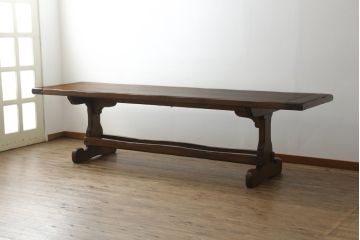 中古　IDC大塚家具　オランダ高級輸入家具　幅3mの特大サイズ!!重厚なオーク材製天板が魅力のダイニングテーブル(6人掛け、食卓、作業台)(定価約90万円)(R-066656)