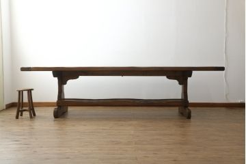 中古　IDC大塚家具　オランダ高級輸入家具　幅3mの特大サイズ!!重厚なオーク材製天板が魅力のダイニングテーブル(6人掛け、食卓、作業台)(定価約90万円)(R-066656)