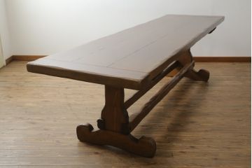 中古　IDC大塚家具　オランダ高級輸入家具　幅3mの特大サイズ!!重厚なオーク材製天板が魅力のダイニングテーブル(6人掛け、食卓、作業台)(定価約90万円)(R-066656)