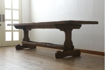 中古　IDC大塚家具　オランダ高級輸入家具　幅3mの特大サイズ!!重厚なオーク材製天板が魅力のダイニングテーブル(6人掛け、食卓、作業台)(定価約90万円)(R-066656)