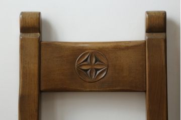 中古　IDC大塚家具　オランダ高級輸入家具　オーク材　木の温もり溢れる色合いが魅力のダイニングチェア4脚セット(椅子、イス、板座チェア)(定価4脚で約30万円)(R-066657)