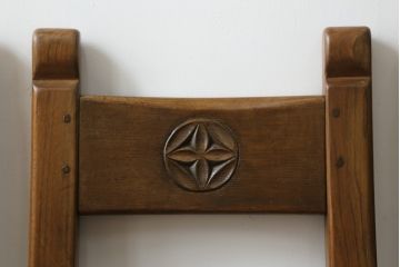中古　IDC大塚家具　オランダ高級輸入家具　オーク材　木の温もり溢れる色合いが魅力のダイニングチェア4脚セット(椅子、イス、板座チェア)(定価4脚で約30万円)(R-066657)