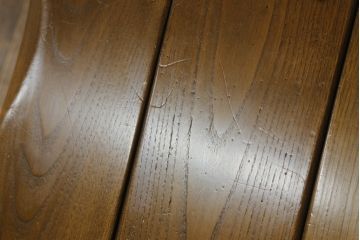 中古　IDC大塚家具　オランダ高級輸入家具　オーク材　木の温もり溢れる色合いが魅力のダイニングチェア4脚セット(椅子、イス、板座チェア)(定価4脚で約30万円)(R-066657)