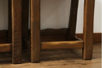 中古　IDC大塚家具　オランダ高級輸入家具　オーク材　木の温もり溢れる色合いが魅力のダイニングチェア4脚セット(椅子、イス、板座チェア)(定価4脚で約30万円)(R-066657)
