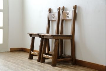 中古　IDC大塚家具　オランダ高級輸入家具　オーク材　木の温もり溢れる色合いが魅力のダイニングチェア2脚セット(椅子、イス、板座チェア、バラ売り可能)(定価2脚で約15万円)(R-066658)