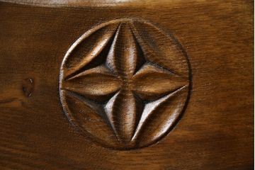 中古　IDC大塚家具　オランダ高級輸入家具　オーク材　木の温もり溢れる色合いが魅力のダイニングチェア2脚セット(椅子、イス、板座チェア、バラ売り可能)(定価2脚で約15万円)(R-066658)
