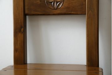 中古　IDC大塚家具　オランダ高級輸入家具　オーク材　木の温もり溢れる色合いが魅力のダイニングチェア2脚セット(椅子、イス、板座チェア、バラ売り可能)(定価2脚で約15万円)(R-066658)