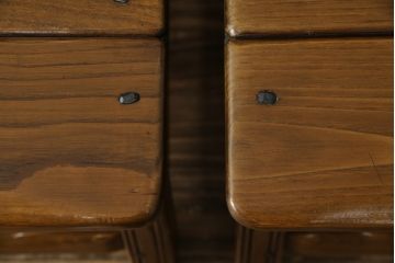 中古　IDC大塚家具　オランダ高級輸入家具　オーク材　木の温もり溢れる色合いが魅力のダイニングチェア2脚セット(椅子、イス、板座チェア、バラ売り可能)(定価2脚で約15万円)(R-066658)