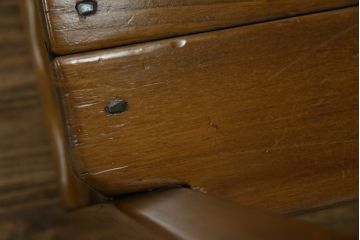 中古　IDC大塚家具　オランダ高級輸入家具　オーク材　木の温もり溢れる色合いが魅力のダイニングチェア2脚セット(椅子、イス、板座チェア、バラ売り可能)(定価2脚で約15万円)(R-066658)