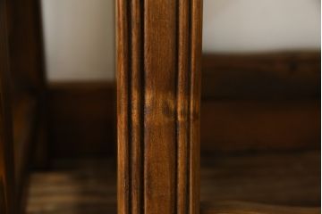 中古　IDC大塚家具　オランダ高級輸入家具　オーク材　木の温もり溢れる色合いが魅力のダイニングチェア2脚セット(椅子、イス、板座チェア、バラ売り可能)(定価2脚で約15万円)(R-066658)