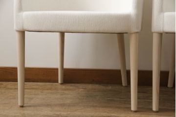 中古　短期展示品　極美品　相合家具製作所(SOGOKAGU)　マーガレット(MARGUERITE)　シンプルなデザインが魅力的なアームチェア2脚セット(一人掛けソファ、1人掛けソファ、ラウンジチェア、パーソナルチェア)(R-066660)