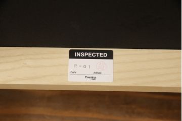中古　短期展示品　極美品　Cassinaixc.(カッシーナイクスシー)　IXC. R&D(イクスシー.R&D)　LINE(ライン)　ウルトラスエード(ULTRASUEDE)　Eランク　シンプルですっきりとした佇まいが魅力のダイニングチェア3脚セット(椅子、イス、アームレスチェア、店舗什器)(定価3脚で約23万円)(R-066662)
