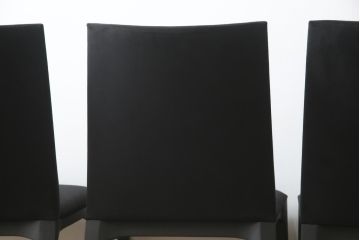 中古　短期展示品　極美品　Cassinaixc.(カッシーナイクスシー)　IXC. R&D(イクスシー.R&D)　LINE(ライン)　ウルトラスエード(ULTRASUEDE)　Eランク　シンプルで上品な佇まいが魅力のダイニングチェア4脚セット(椅子、イス、アームレスチェア、店舗什器)(定価4脚で約30万8千円)(R-066664)