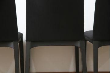 中古　短期展示品　極美品　Cassinaixc.(カッシーナイクスシー)　IXC. R&D(イクスシー.R&D)　LINE(ライン)　ウルトラスエード(ULTRASUEDE)　Eランク　シンプルで上品な佇まいが魅力のダイニングチェア4脚セット(椅子、イス、アームレスチェア、店舗什器)(定価4脚で約30万8千円)(R-066664)