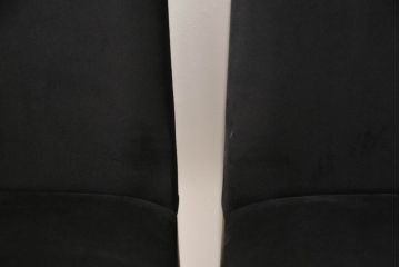 中古　短期展示品　極美品　Cassinaixc.(カッシーナイクスシー)　IXC. R&D(イクスシー.R&D)　LINE(ライン)　ウルトラスエード(ULTRASUEDE)　Eランク　シンプルで上品な佇まいが魅力のダイニングチェア4脚セット(椅子、イス、アームレスチェア、店舗什器)(定価4脚で約30万8千円)(R-066665)