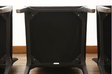 中古　短期展示品　極美品　Cassinaixc.(カッシーナイクスシー)　IXC. R&D(イクスシー.R&D)　LINE(ライン)　ウルトラスエード(ULTRASUEDE)　Eランク　シンプルで上品な佇まいが魅力のダイニングチェア4脚セット(椅子、イス、アームレスチェア、店舗什器)(定価4脚で約30万8千円)(R-066665)