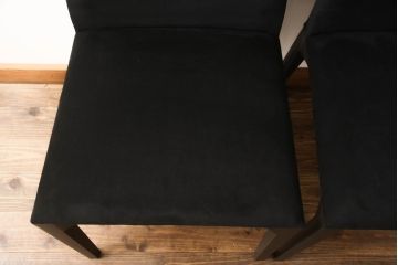 中古　短期展示品　極美品　Cassinaixc.(カッシーナイクスシー)　IXC. R&D(イクスシー.R&D)　LINE(ライン)　ウルトラスエード(ULTRASUEDE)　Eランク　シンプルで上品な佇まいが魅力のダイニングチェア2脚セット(椅子、イス、アームレスチェア、店舗什器)(定価2脚で約15万4千円)(R-066666)