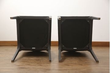 中古　短期展示品　極美品　Cassinaixc.(カッシーナイクスシー)　IXC. R&D(イクスシー.R&D)　LINE(ライン)　ウルトラスエード(ULTRASUEDE)　Eランク　シンプルで上品な佇まいが魅力のダイニングチェア2脚セット(椅子、イス、アームレスチェア、店舗什器)(定価2脚で約15万4千円)(R-066666)