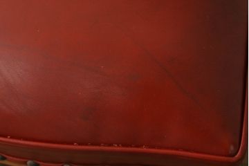 中古　美品　横浜クラシック家具　ダニエル(daniel)　ミッシェル(Michel)サイドチェア　A-504　本革(レザー)　クラシカルな雰囲気漂うデザインがおしゃれなダイニングチェア4脚セット(椅子、イス)(定価4脚で約88万円)(R-066668)