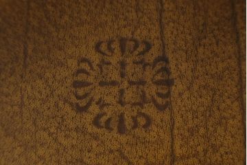 中古　美品　イギリス高級家具　THEODORE ALEXANDER(セオドア・アレキサンダー)　滑らかな曲線と細やかな彫刻が美しいアームチェア(ダイニングチェア、椅子、イス、サロンチェア、英国)(R-066675)