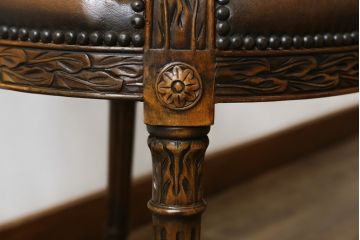 中古　美品　イギリス高級家具　THEODORE ALEXANDER(セオドア・アレキサンダー)　滑らかな曲線と細やかな彫刻が美しいアームチェア(ダイニングチェア、椅子、イス、サロンチェア、英国)(R-066675)