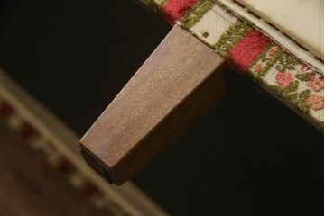 中古　DREXEL HERITAGE(ドレクセルヘリテイジ)　ストライプ柄のファブリックが目を引く3人掛けソファ(三人掛けソファ、3P、トリプルソファ、アームソファ)(R-066678)