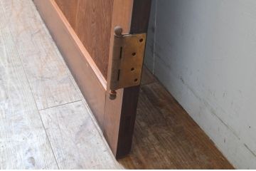 アンティーク建具　レトロな雰囲気を醸し出すガラスのドアノブ付きドア1枚(木製扉)(R-066724)