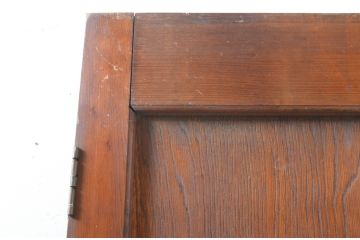 アンティーク建具　落ち着いた雰囲気を演出する木製ドア1枚(木製扉)(R-066725)