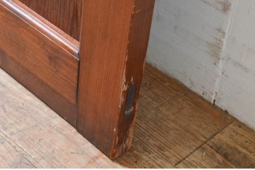 アンティーク建具　落ち着いた雰囲気を演出する木製ドア1枚(木製扉)(R-066725)