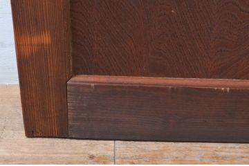 アンティーク建具　落ち着いた雰囲気を演出する木製ドア1枚(木製扉)(R-066725)