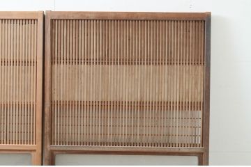 アンティーク建具　腰板欅(ケヤキ)材　和の空間を演出する裏障子付き格子戸2枚セット(引き戸、障子戸、ガラス帯戸)(R-066728)