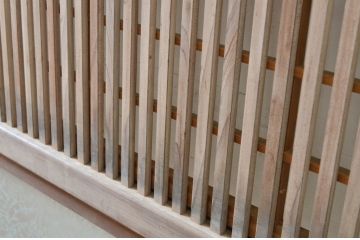 アンティーク建具　腰板欅(ケヤキ)材　和の空間を演出する裏障子付き格子戸2枚セット(引き戸、障子戸、ガラス帯戸)(R-066728)