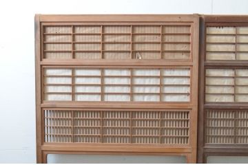 アンティーク建具　腰板欅(ケヤキ)材　和の空間を演出する裏障子付き格子戸2枚セット(引き戸、障子戸、ガラス帯戸)(R-066728)
