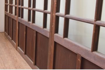 アンティーク建具　大正ロマン　ノスタルジックな雰囲気を演出する両面面取り加工の幅狭ガラス戸3枚セット(引き戸)(R-066738)