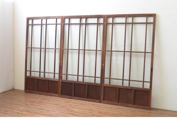 アンティーク建具　大正ロマン　ノスタルジックな雰囲気を演出する両面面取り加工の幅狭ガラス戸3枚セット(引き戸)(R-066740)