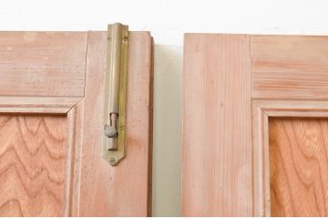 アンティーク建具　インテリアに取り入れやすいシンプルなデザインが魅力の両開きドア1対(2枚セット、木製扉)(R-066762)