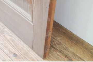 アンティーク建具　シンプルで味わい深い木製ドア1枚(木製扉)(R-066763)