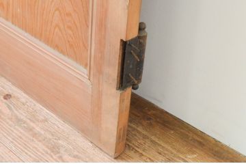アンティーク建具　シンプルで味わい深い木製ドア1枚(木製扉)(R-066763)