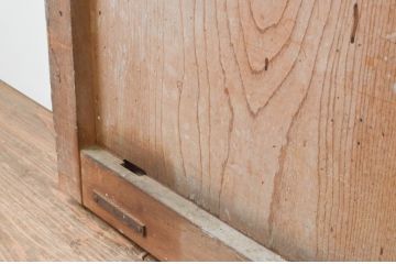 アンティーク建具　経年を感じさせる木味が味わい深い総欅(ケヤキ)材の格子蔵戸1枚(格子戸、引き戸、玄関戸)(R-066767)