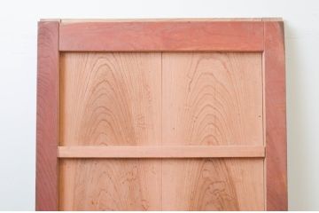 アンティーク建具　細やかな意匠が施された金具が魅力的な総欅(ケヤキ)材の幅狭蔵戸1枚(玄関戸、引き戸)(R-066769)