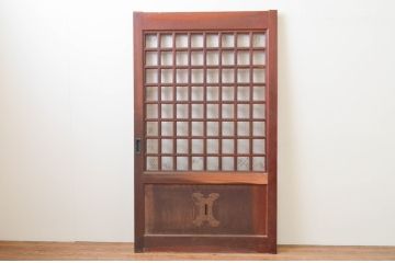 アンティーク建具　上手物!!上質な造りで深みある色合いが魅力的な総欅(ケヤキ)材のマス目(升目)格子蔵戸1枚(きつね格子、狐格子、格子戸、引き戸、玄関戸)(R-066770)