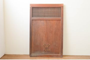 アンティーク建具　恵比寿天の金具が目を惹く総欅(ケヤキ)材の格子蔵戸1枚(格子戸、玄関戸、引き戸)(R-066771)